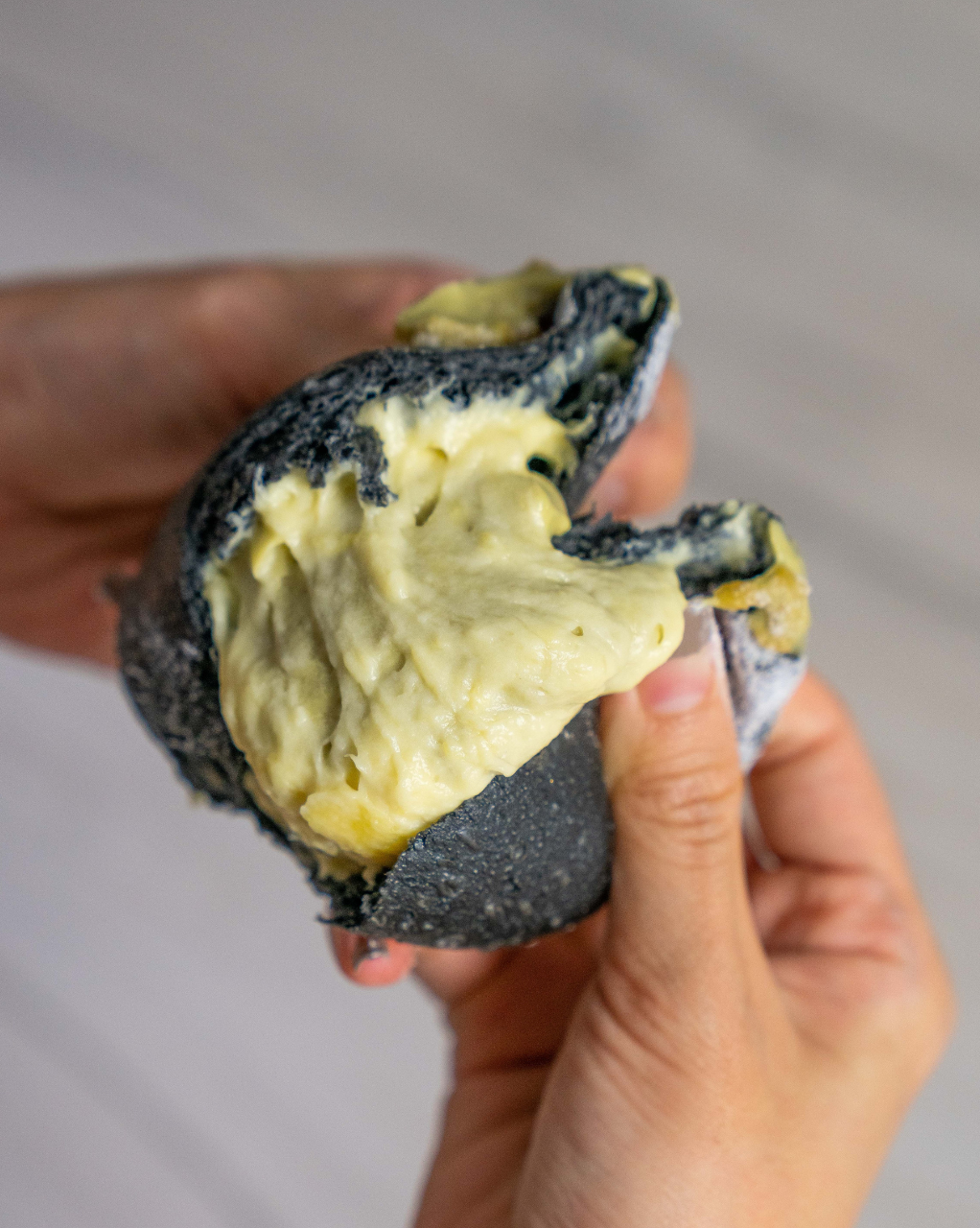 MAO SHAN WANG CHARCOAL & AVOCADO SOURDO'NUTS