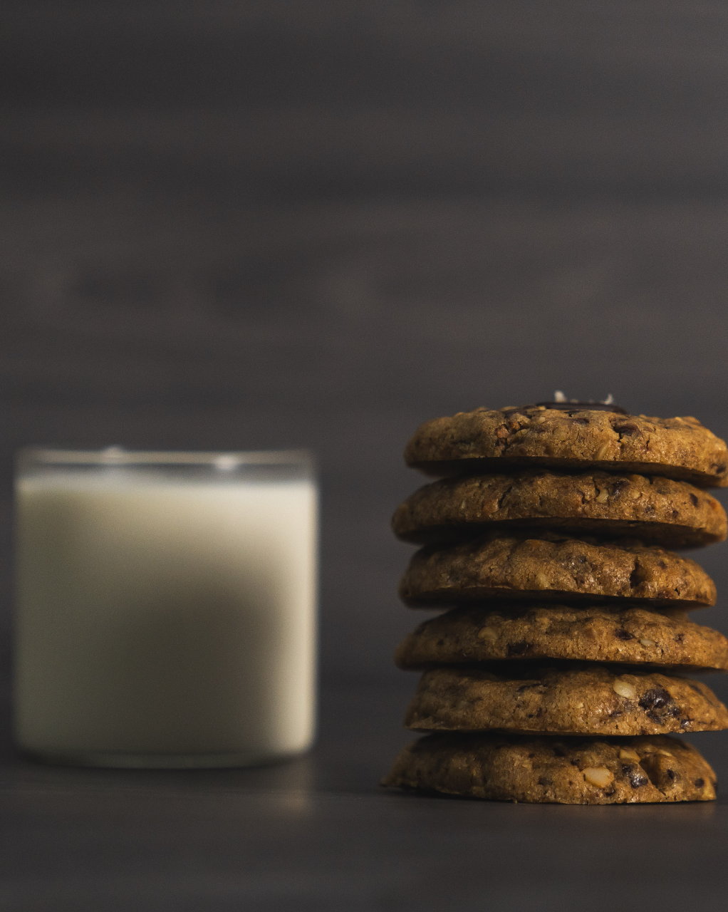 BROWN BUTTER CHOCOLATE CHIP MACADAMIA COOKIE (Box of 4)