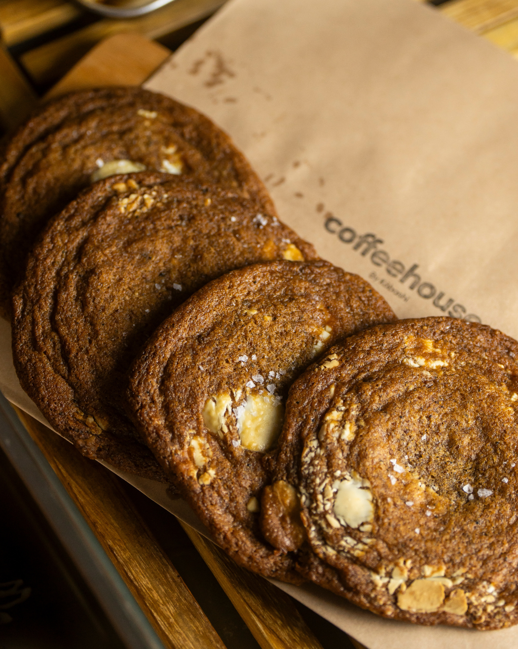 CARAMELISED WHITE CHOCOLATE MACADAMIA COOKIE (Box of 4)
